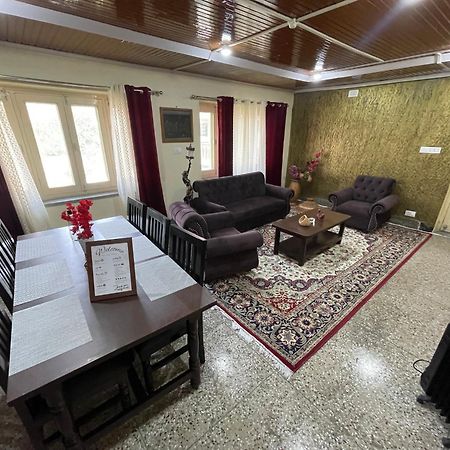 Khwaab Gah By The Khayabaan-Homestay Apartments Fully Furnished With Functional Kitchen, Wifi & Parking In City Centre Srīnagar Eksteriør billede