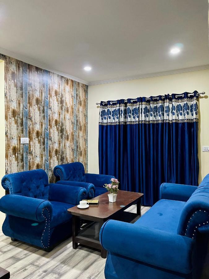 Khwaab Gah By The Khayabaan-Homestay Apartments Fully Furnished With Functional Kitchen, Wifi & Parking In City Centre Srīnagar Eksteriør billede