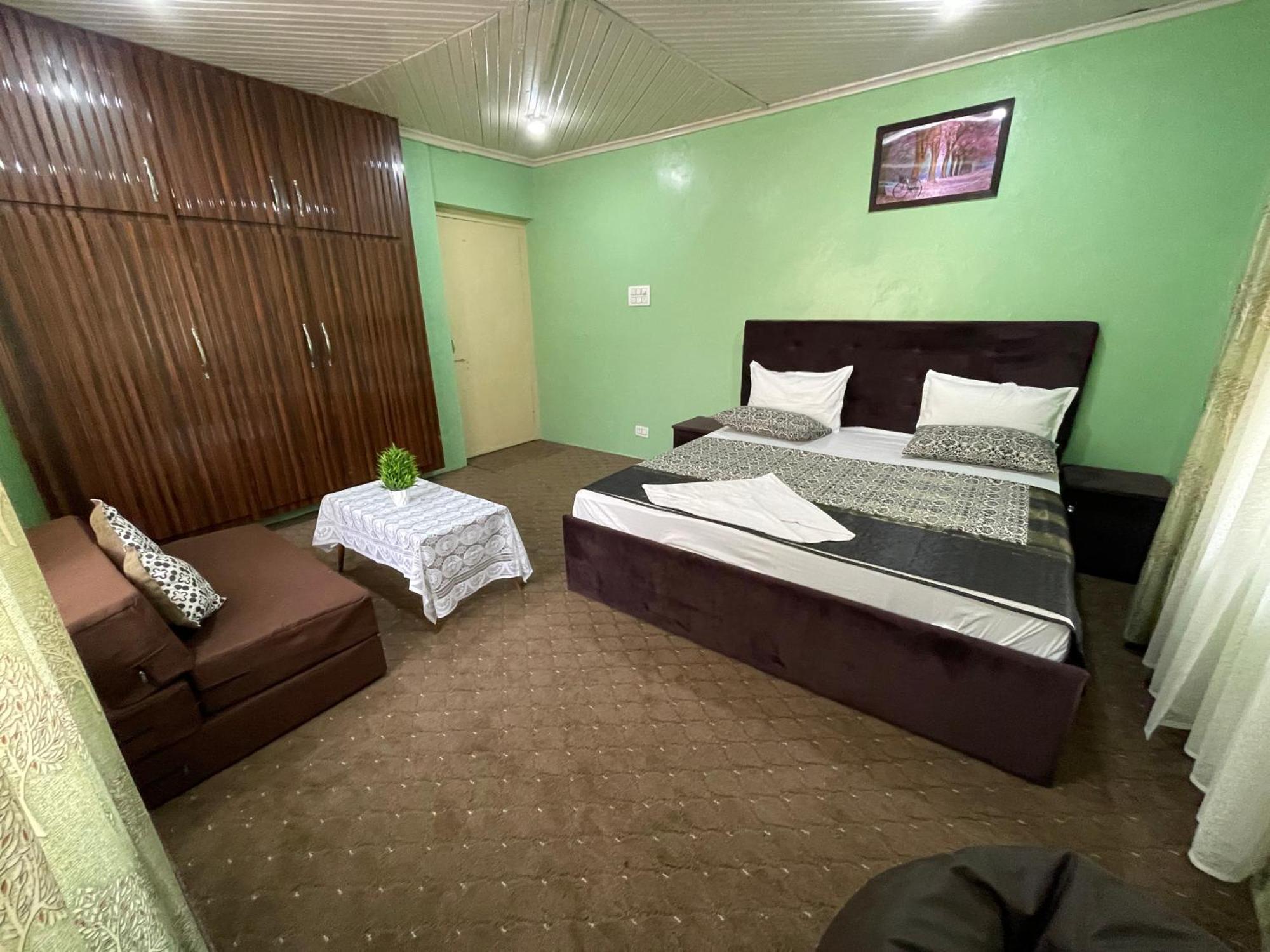 Khwaab Gah By The Khayabaan-Homestay Apartments Fully Furnished With Functional Kitchen, Wifi & Parking In City Centre Srīnagar Eksteriør billede