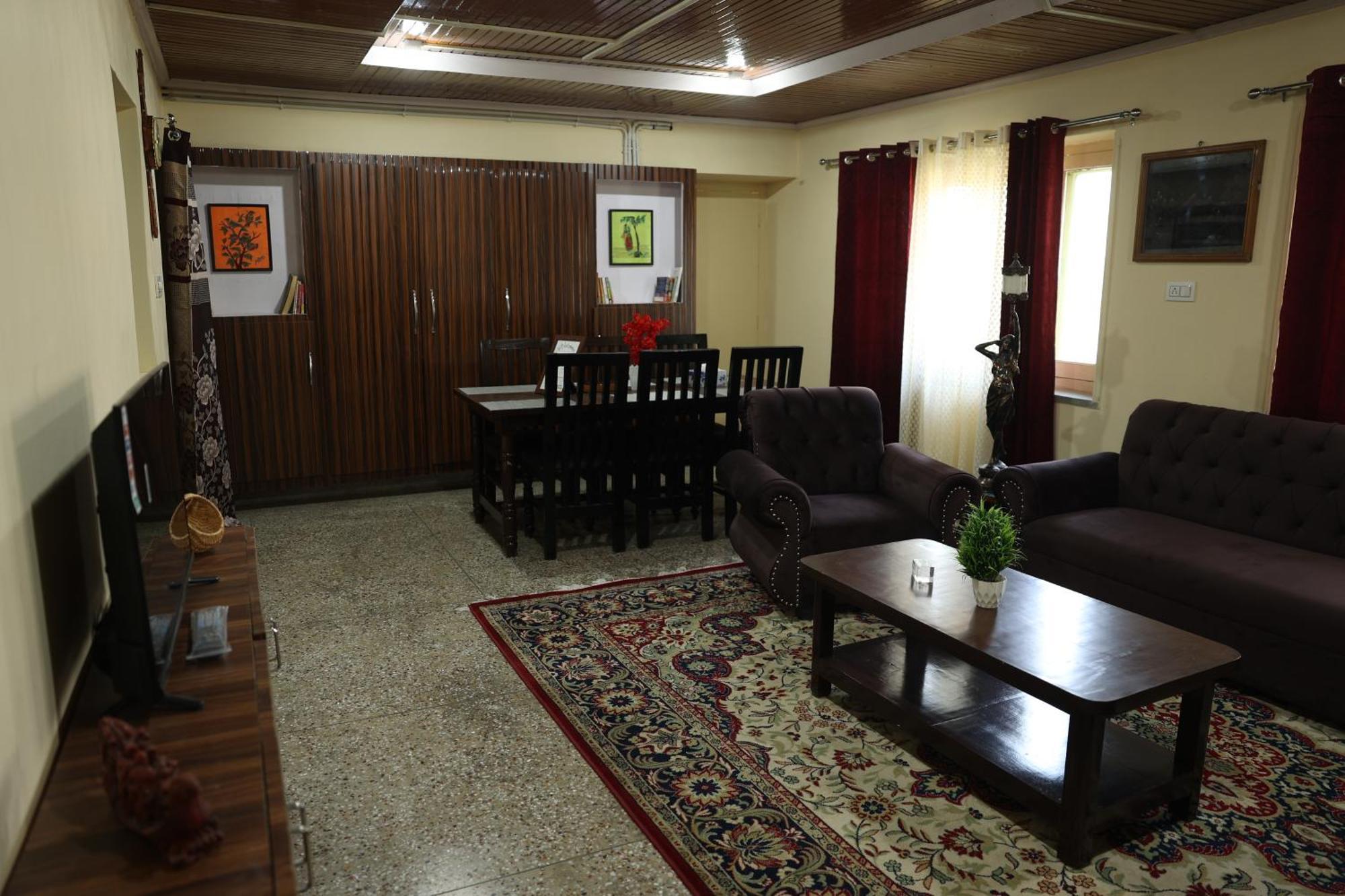 Khwaab Gah By The Khayabaan-Homestay Apartments Fully Furnished With Functional Kitchen, Wifi & Parking In City Centre Srīnagar Eksteriør billede