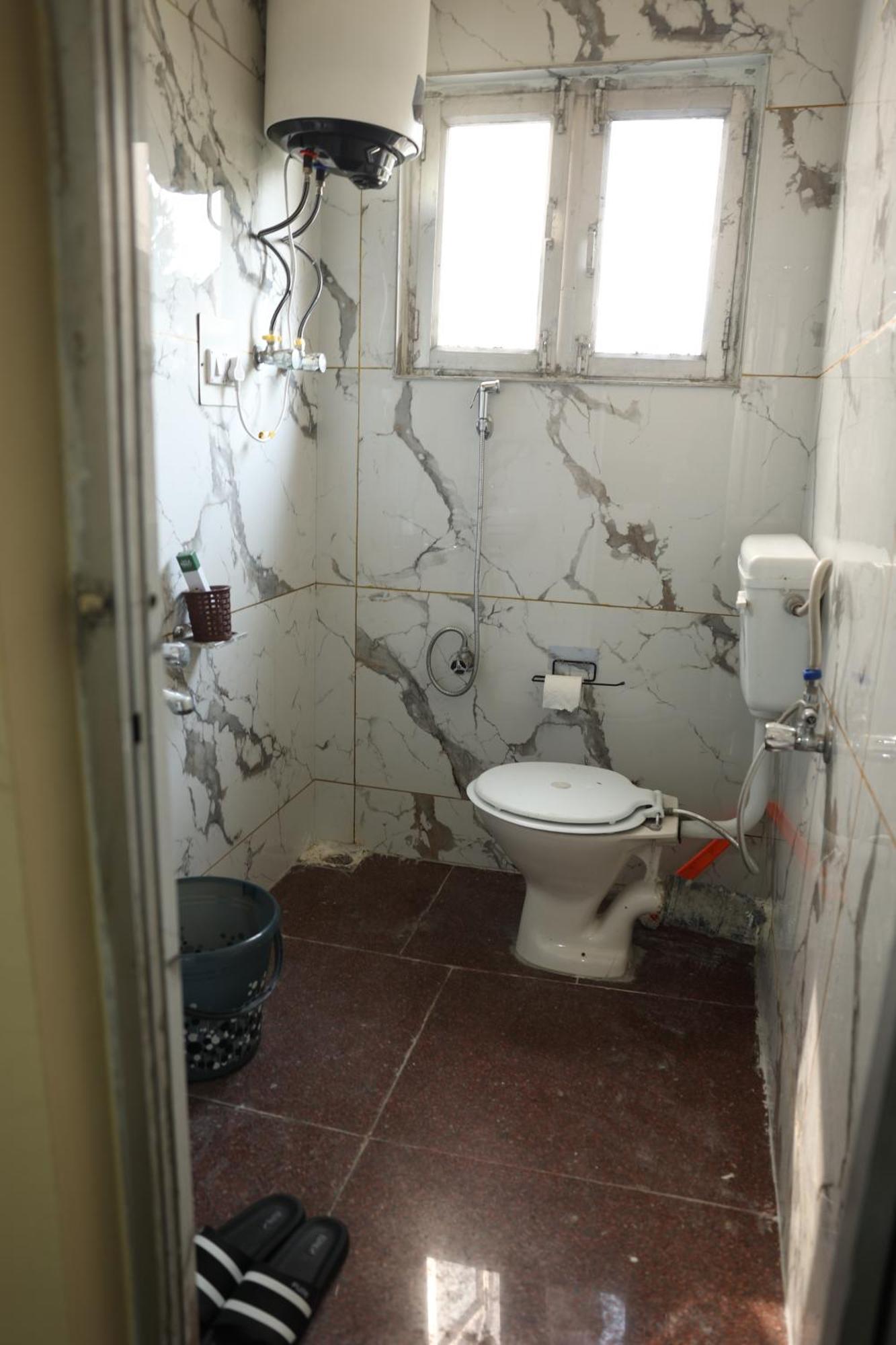 Khwaab Gah By The Khayabaan-Homestay Apartments Fully Furnished With Functional Kitchen, Wifi & Parking In City Centre Srīnagar Eksteriør billede