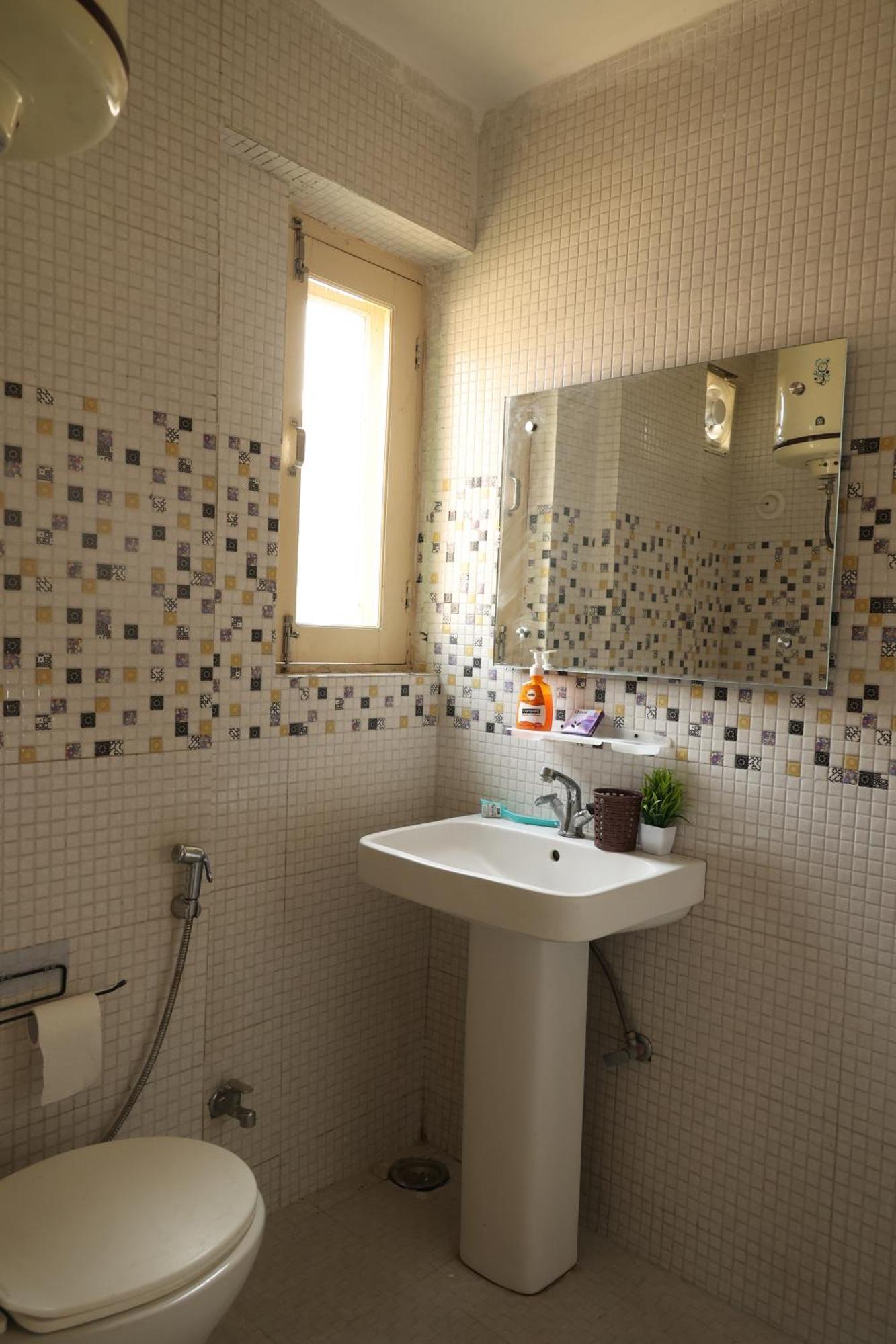 Khwaab Gah By The Khayabaan-Homestay Apartments Fully Furnished With Functional Kitchen, Wifi & Parking In City Centre Srīnagar Eksteriør billede